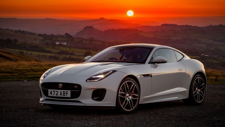 Jaguar F-Type Chequered Flag